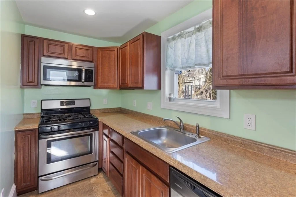 Photo of 90 Flint St.