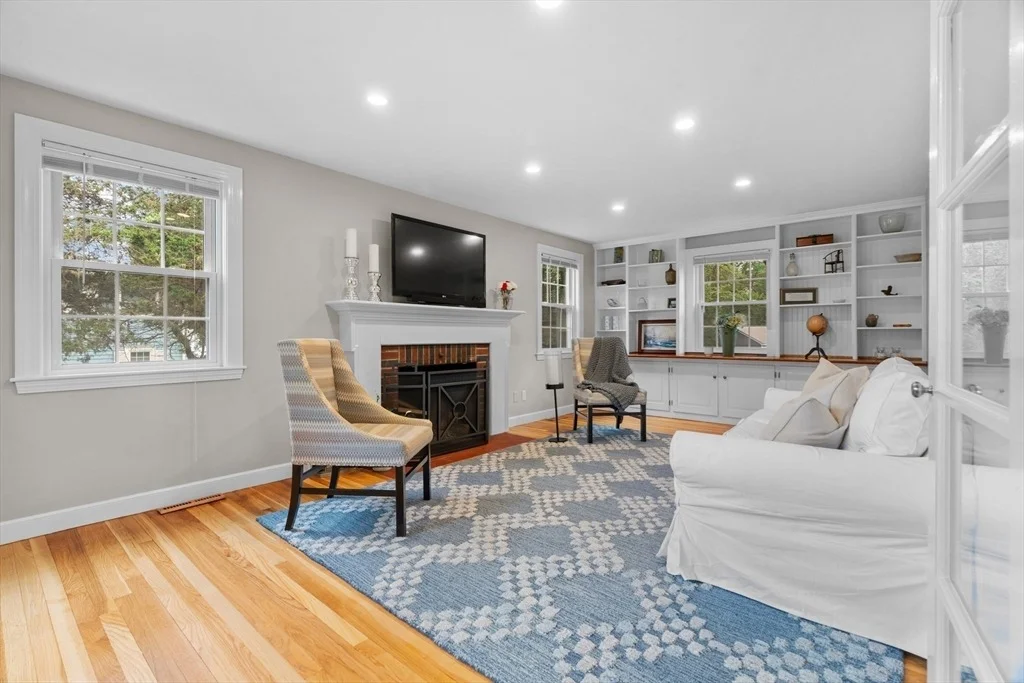 Photo of 26 Cushing Rd
