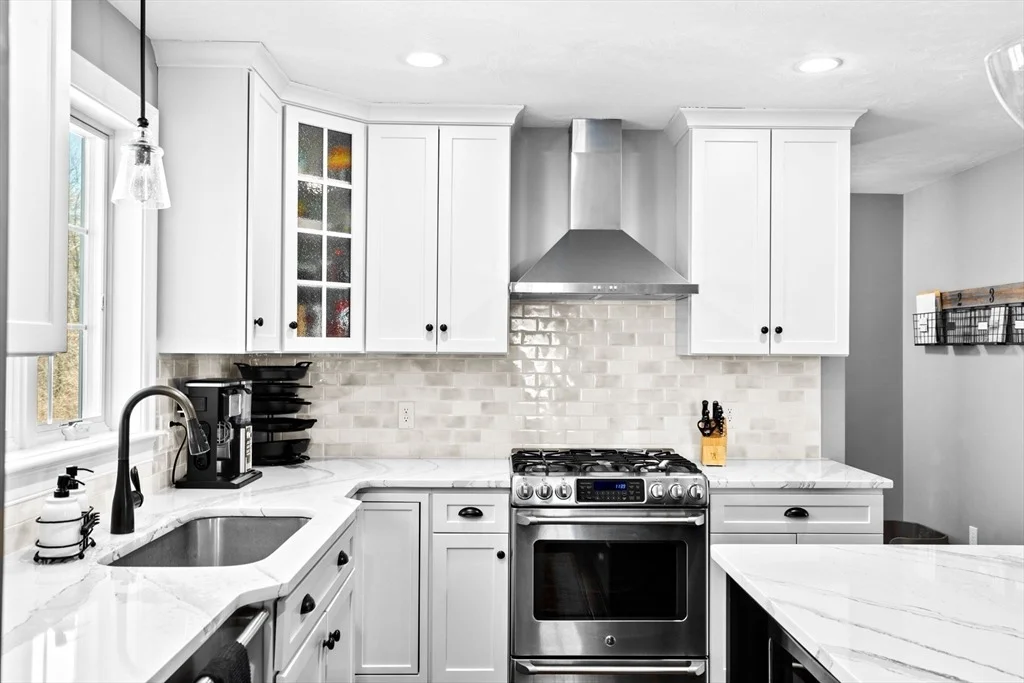 Photo of 22 Colonial Dr