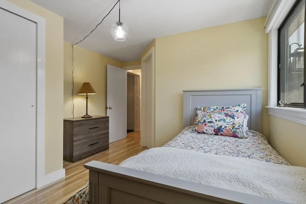 Photo of 467 Loring Road