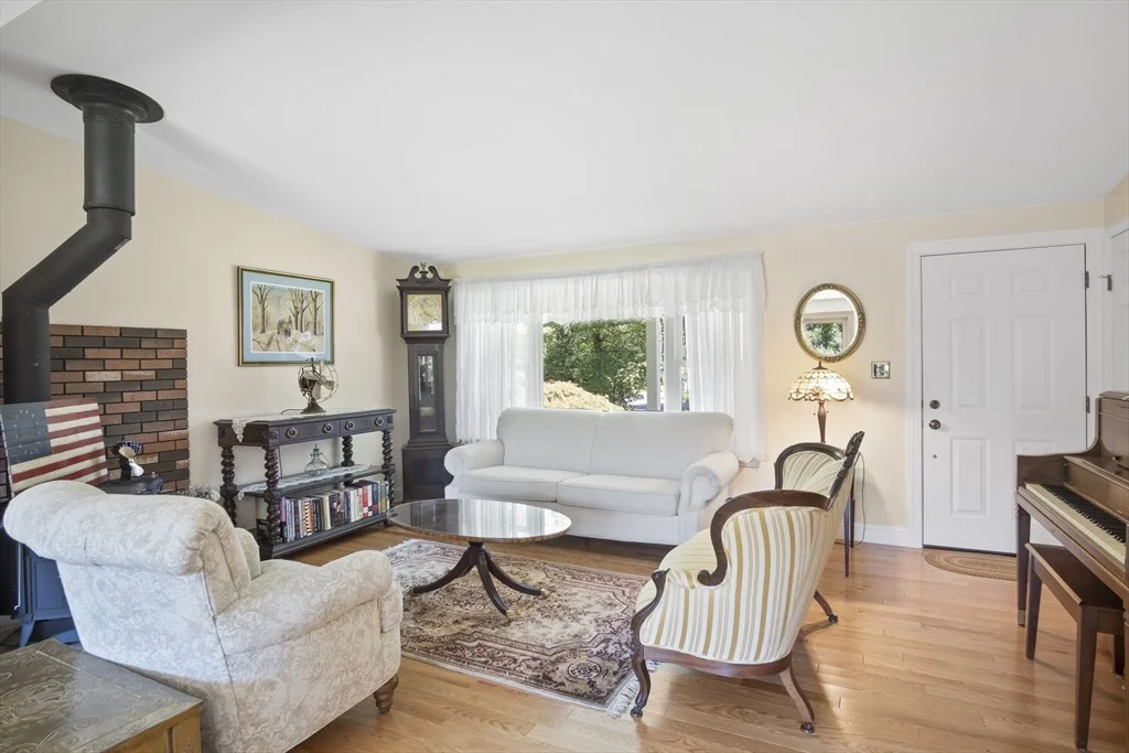 Photo of 37 Chamberlain Rd