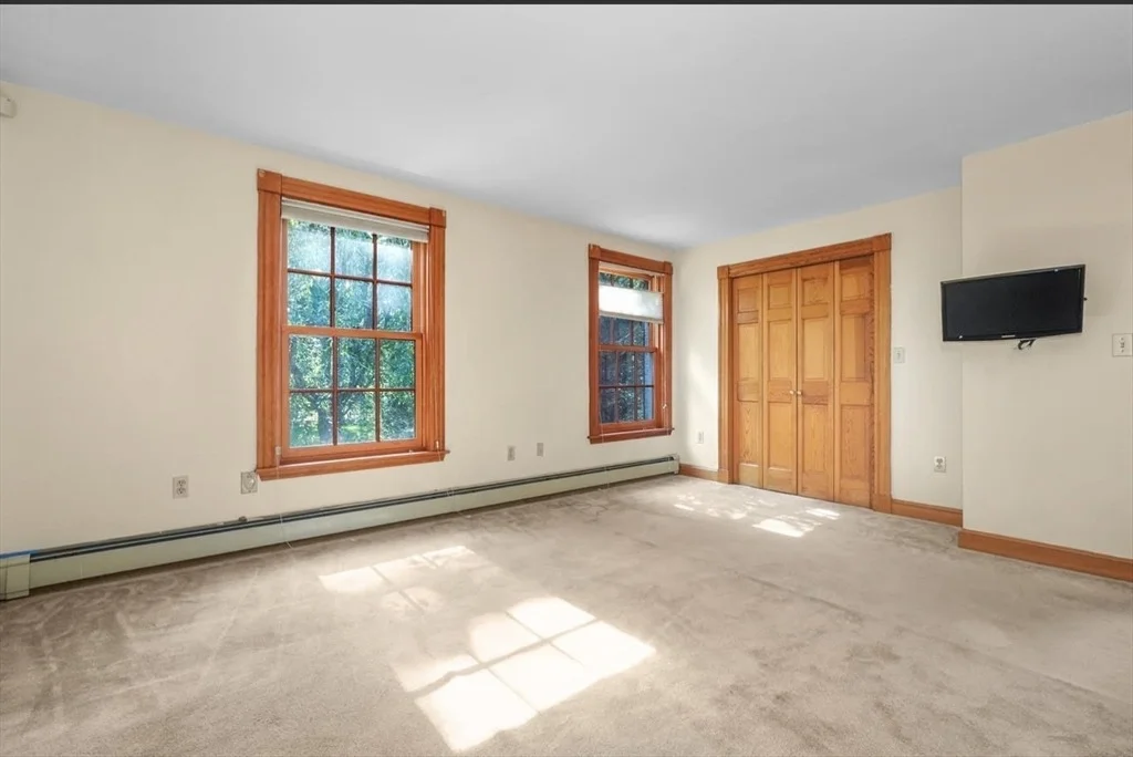 Photo of 10 Lorraine Cir