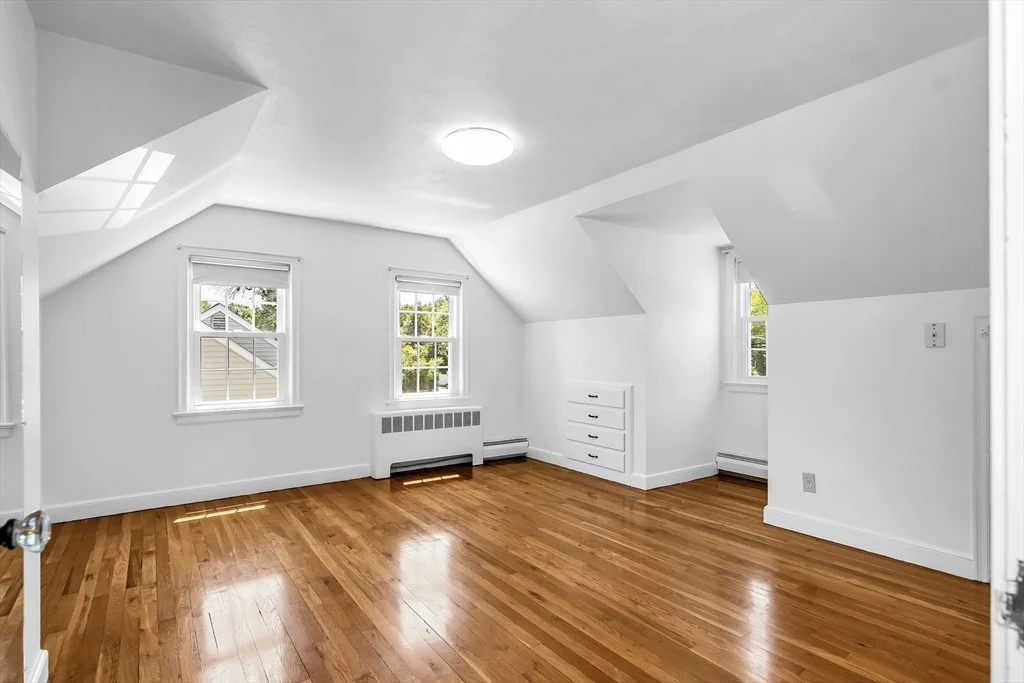 Photo of 370 Main St