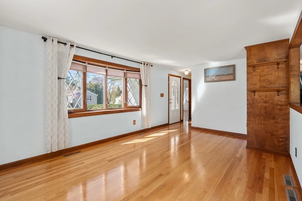 Photo of 22 Buckingham Ave