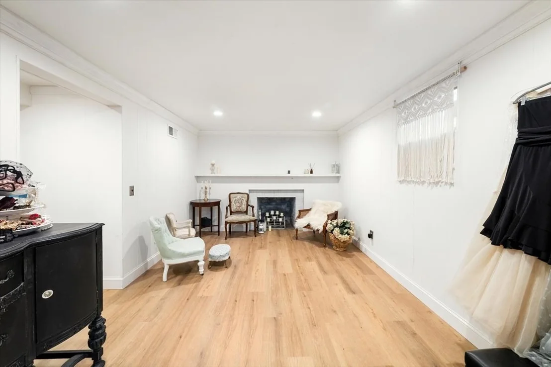 Photo of 147 Howe Street