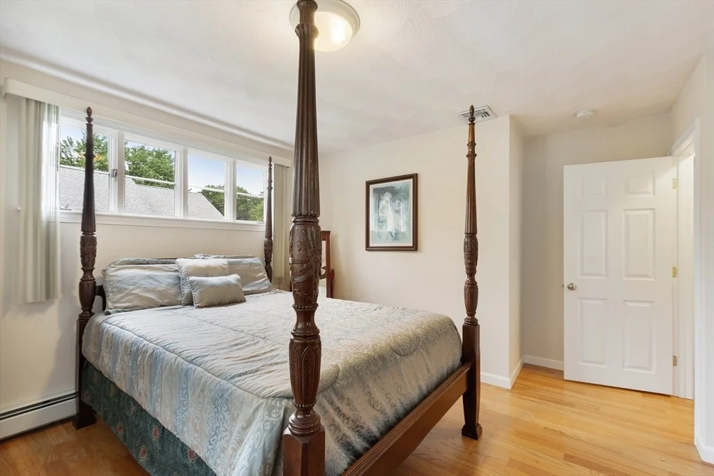 Photo of 21 Laurine Rd