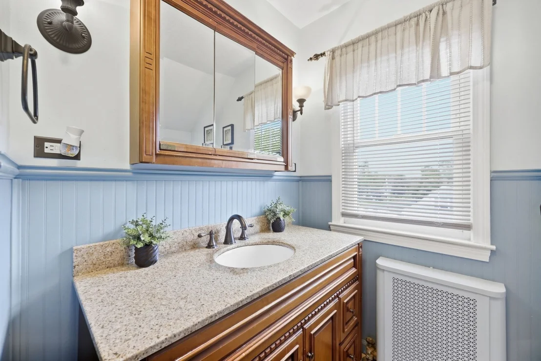 Photo of 154 Ely Ave