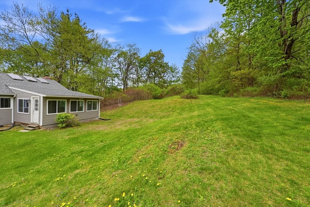 Photo of 1185 Bay Road