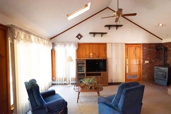 Photo of 369 State Rd