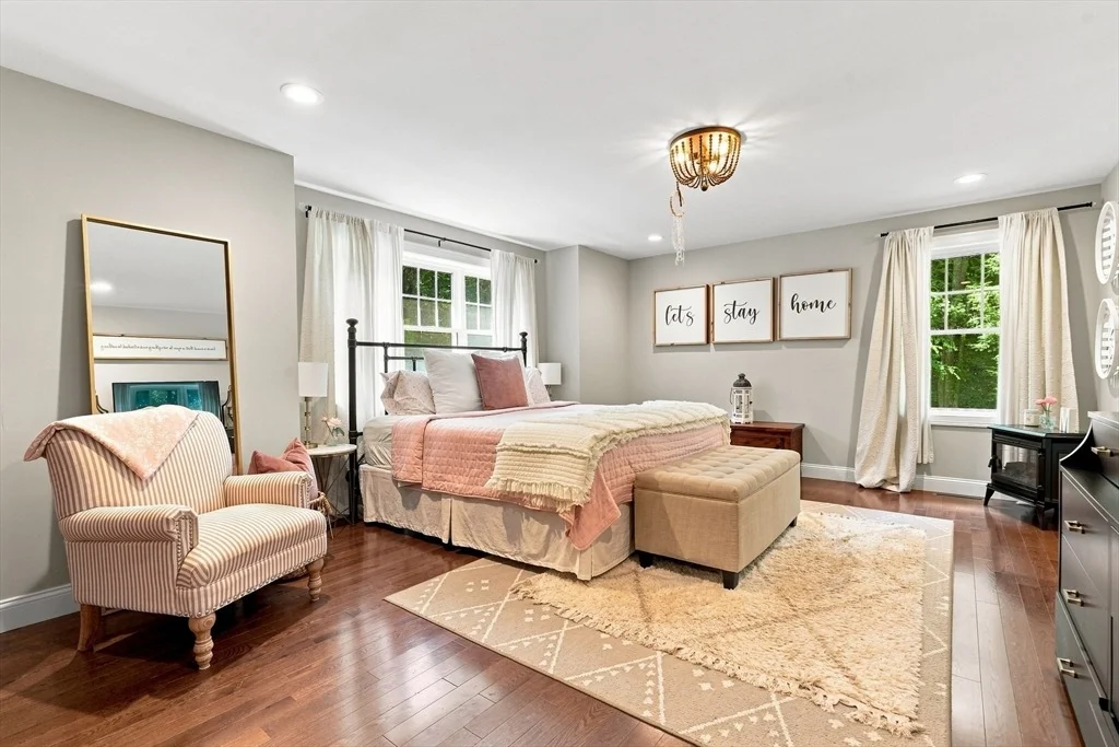 Photo of 51 Barton Ave