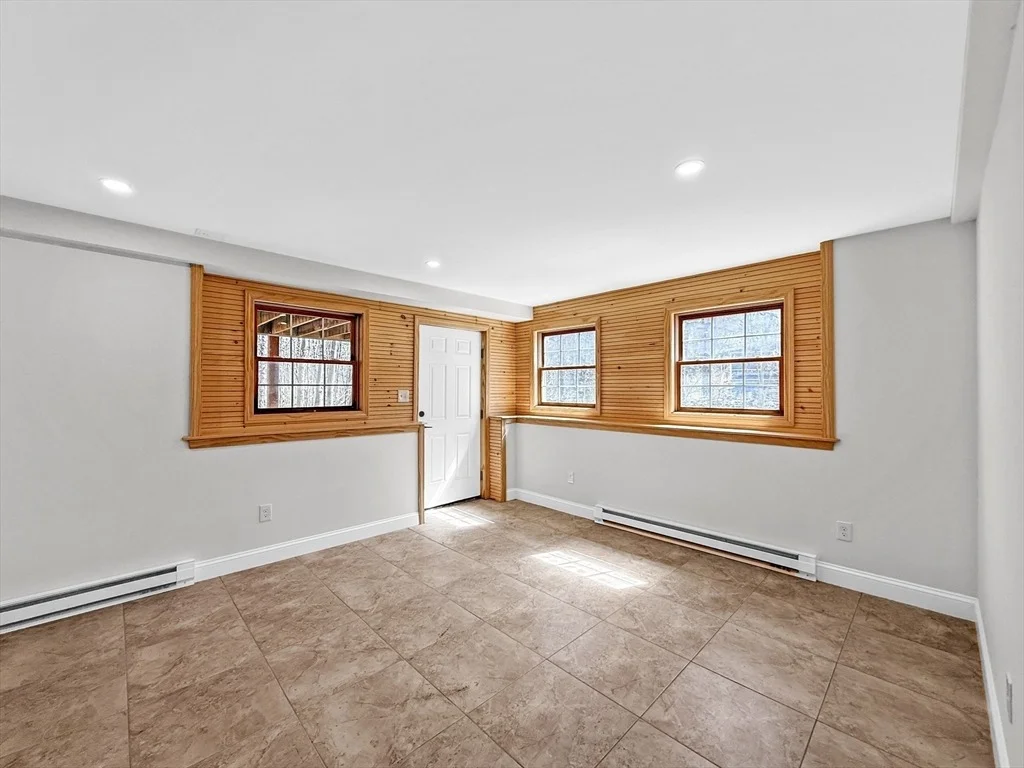 Photo of 2237 Main St