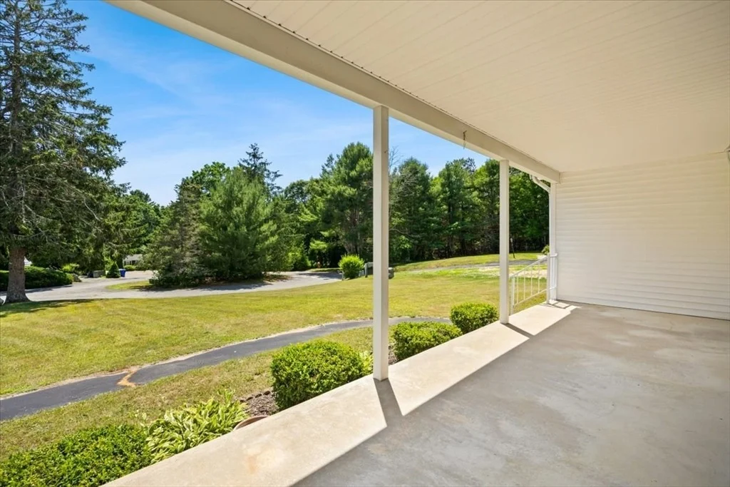 Photo of 8 Sherry Ln