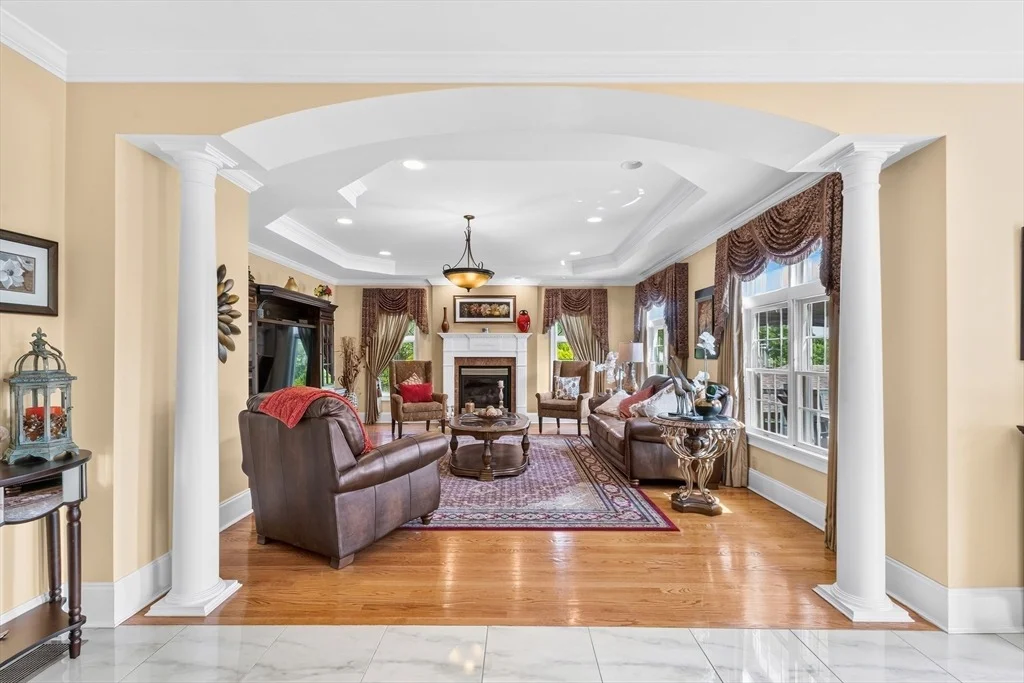 Photo of 385 Scott Rd