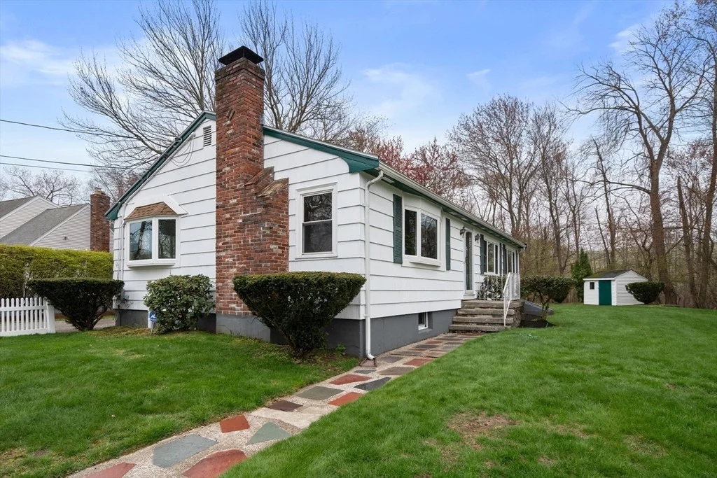 Photo of 125 Lyman Rd