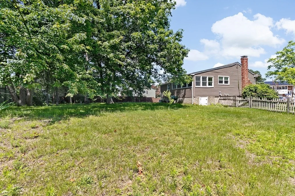 Photo of 16 Niles Rd