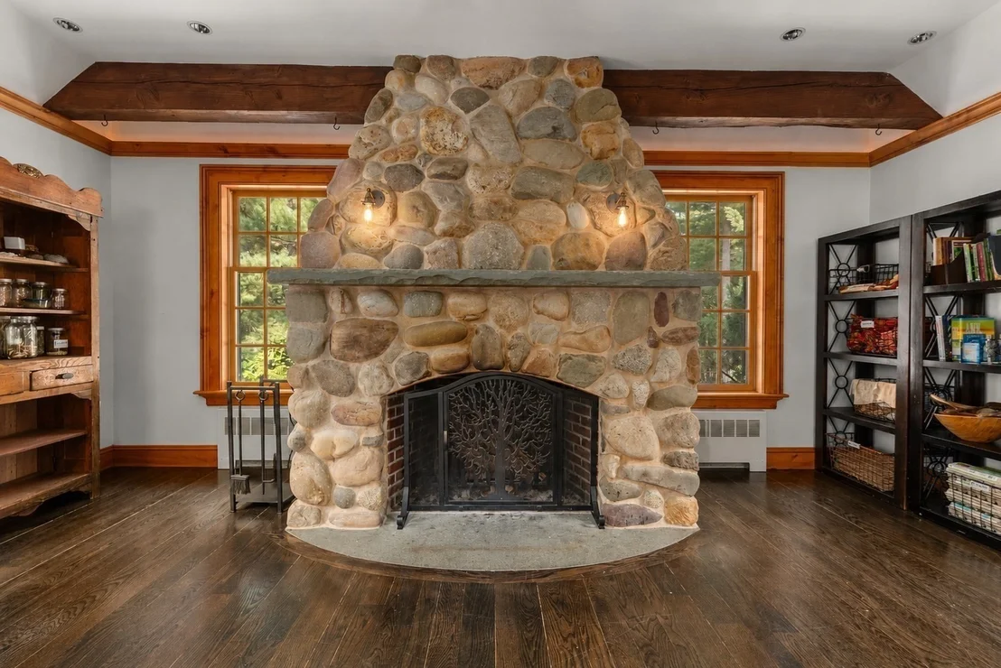 Photo of 150 Pond Road