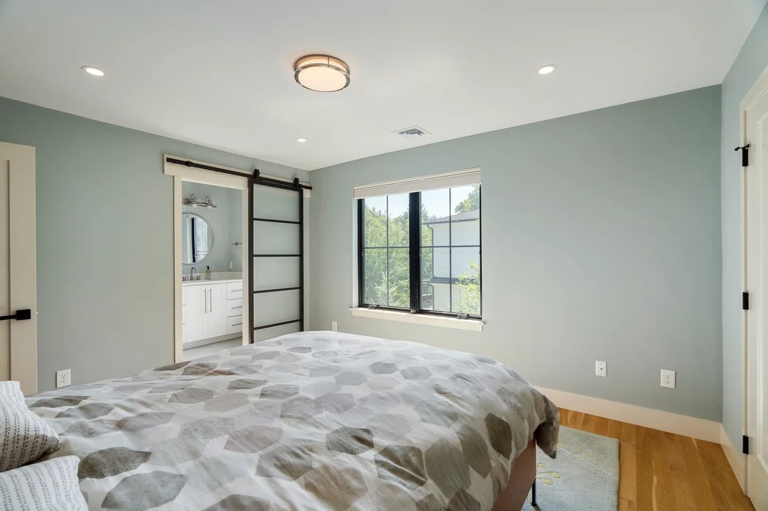 Photo of 32 Lantern Ln