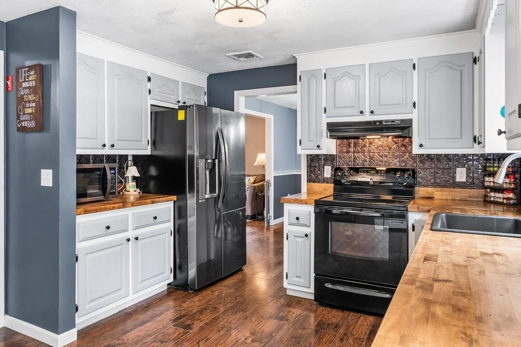 Photo of 24 Lantern Ln
