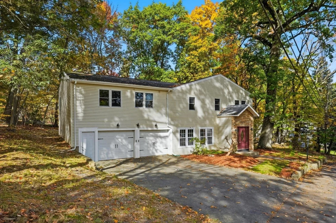 Photo of 17 Pathwood Ave