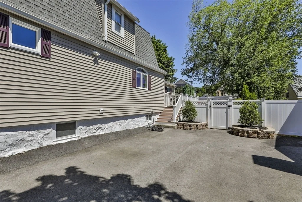 Photo of 16 Endicott St