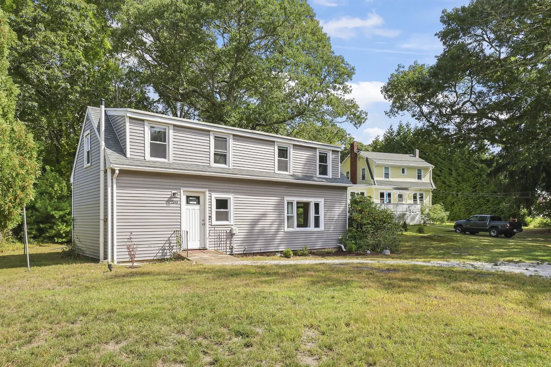Photo of 200 Great Neck Rd