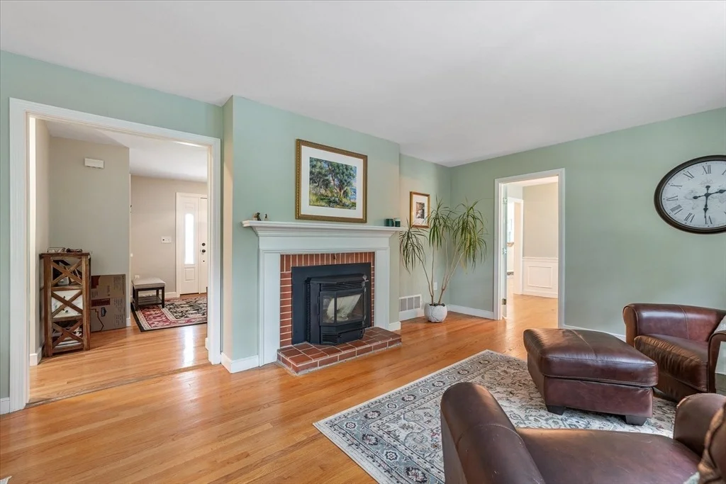 Photo of 33 Pine Arden Dr