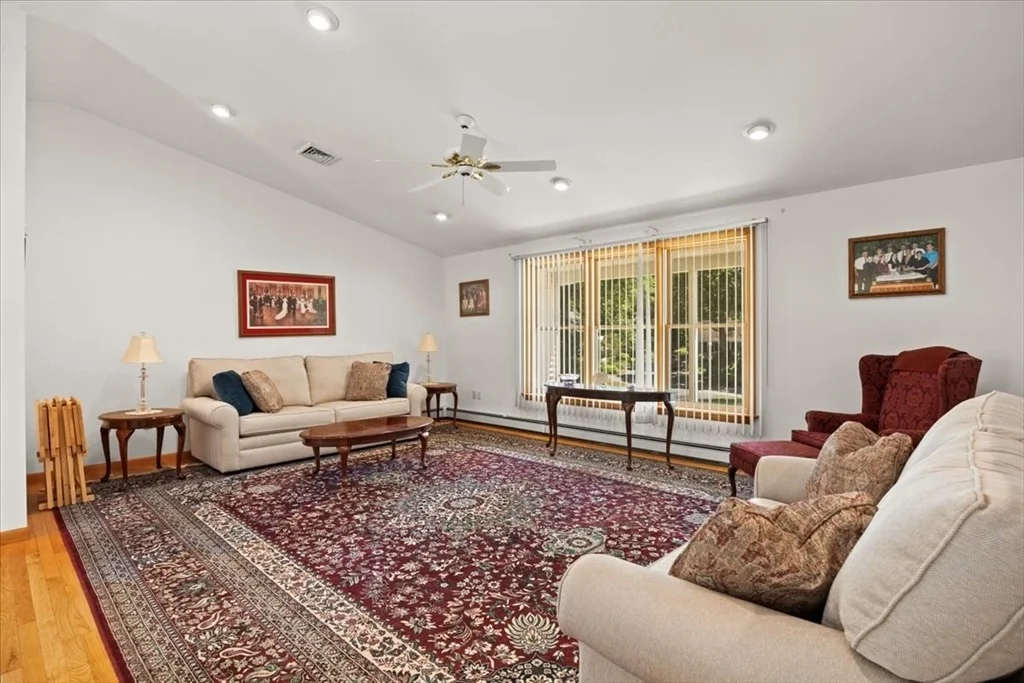 Photo of 8 Sherry Ln