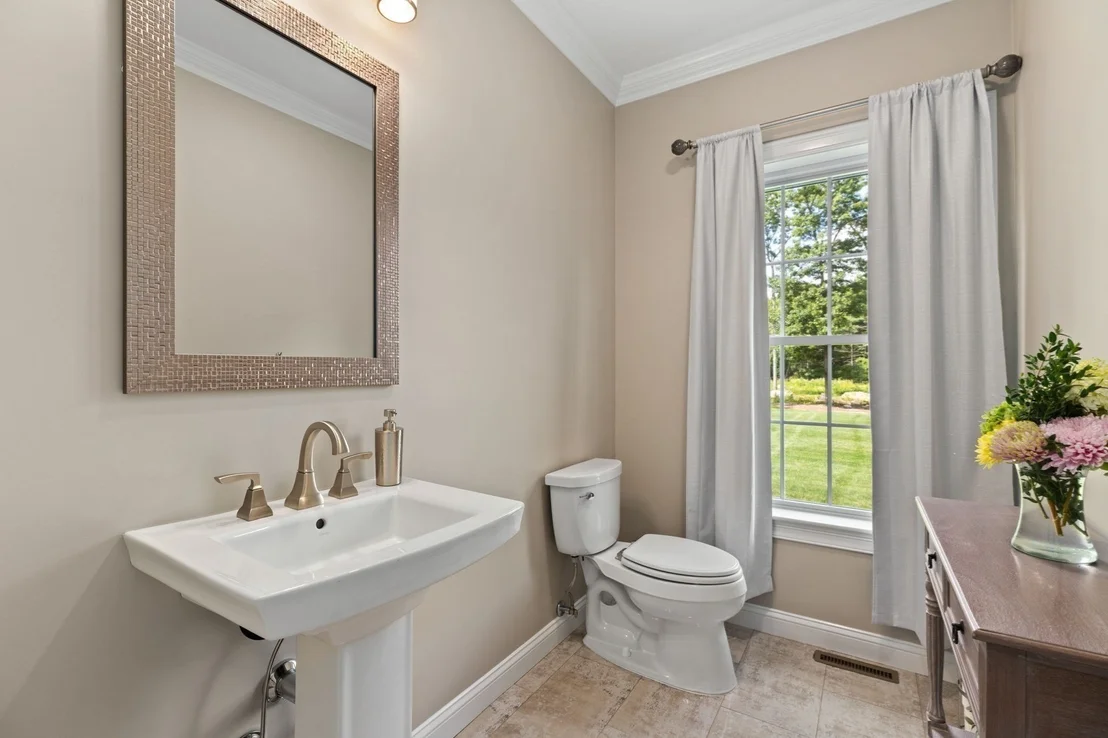 Photo of 92 Plain St W