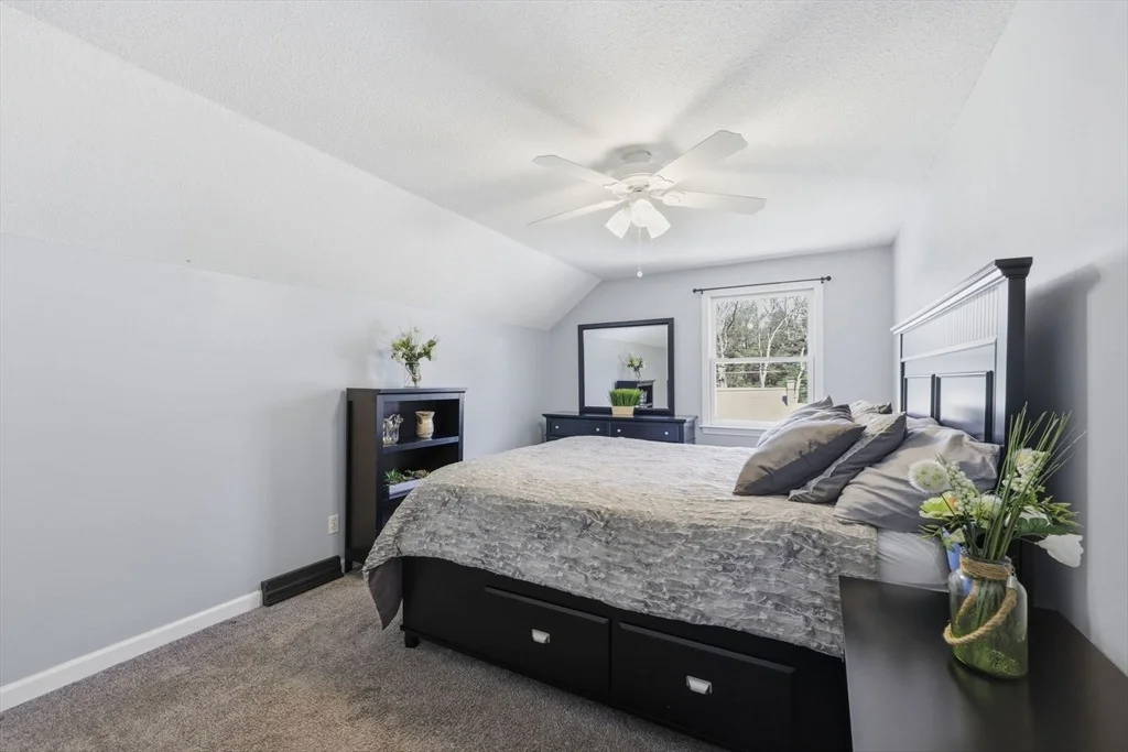 Photo of 33 Winding Ln