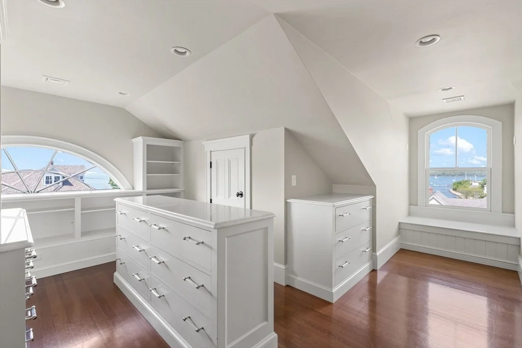 Photo of 48 Whiton Ave