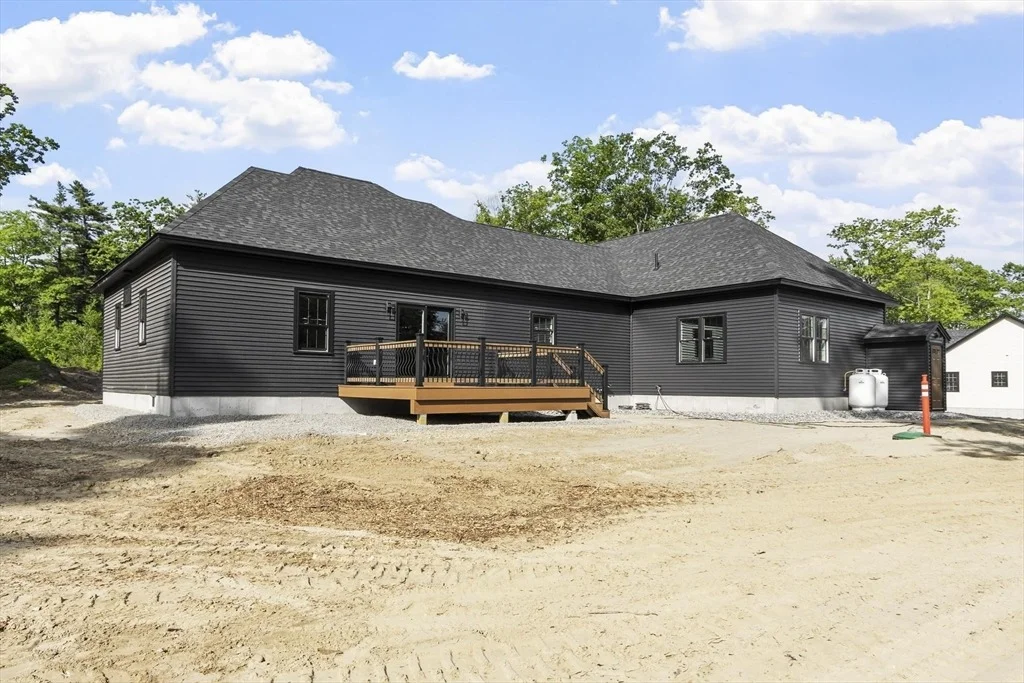 Photo of 275 State Rd