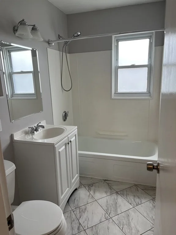 Photo of Unit C at 114 Colonial Cir