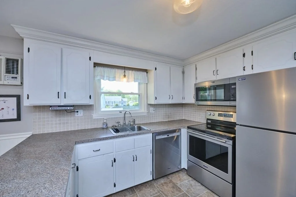 Photo of 2 Sheffield Dr