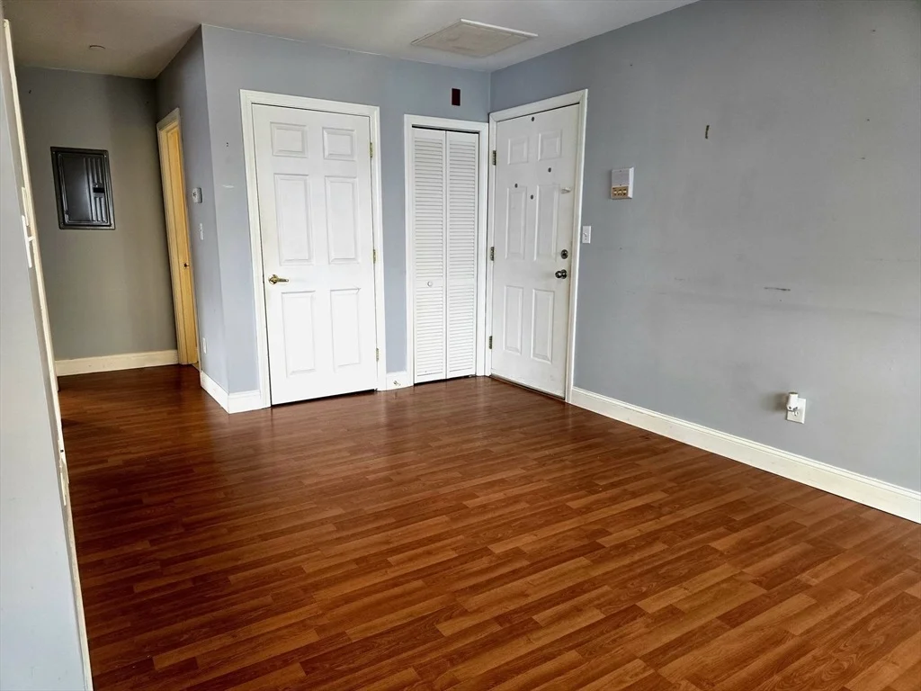 Photo of Unit C at 303 Eagle Street