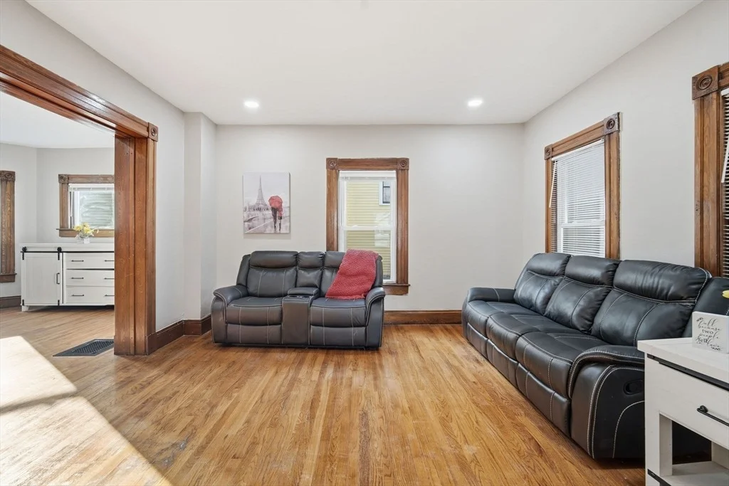 Photo of 106 Amherst St