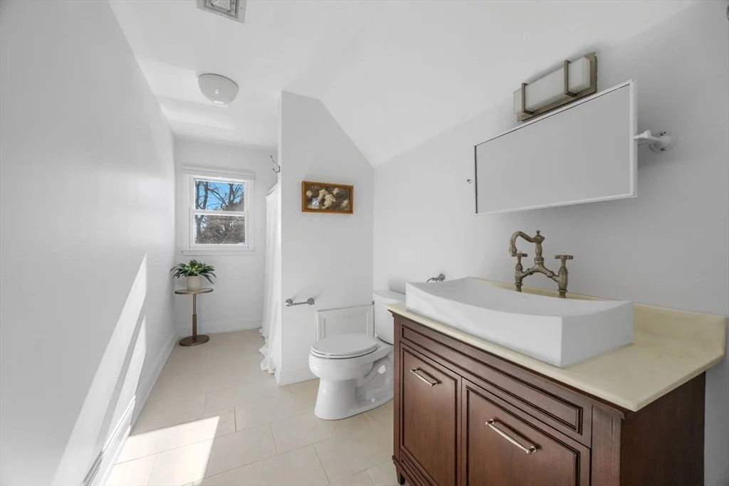 Photo of 13 Bay Pointe Dr Ext
