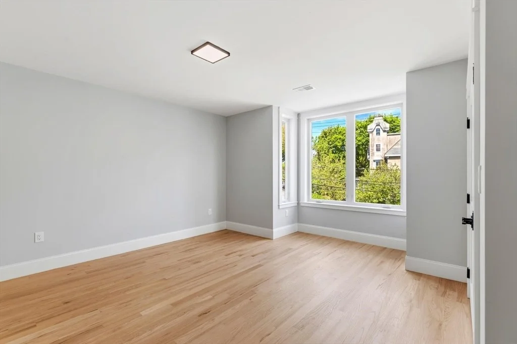 Photo of 27 Lewis Avenue