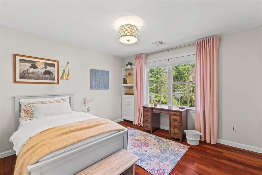 Photo of 353 Finch Rd