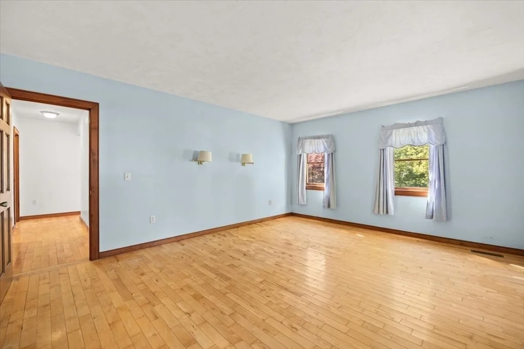 Photo of 30 Seabreeze Dr