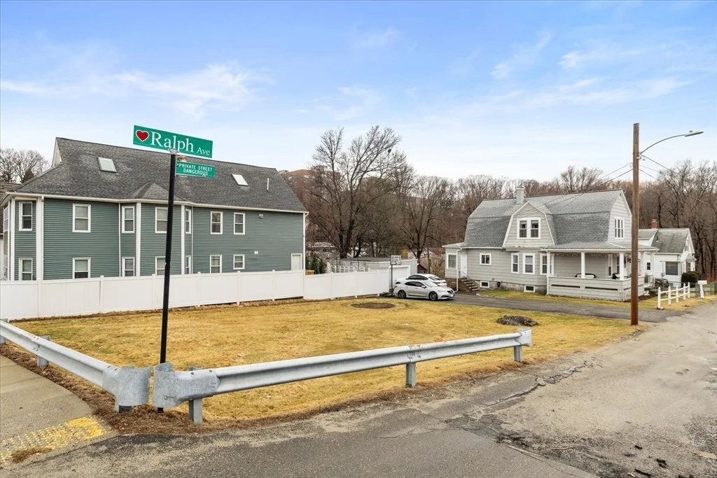 Photo of 1 Ralph Ave
