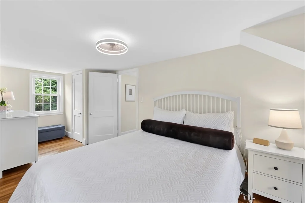 Photo of 378 Roosevelt Ave