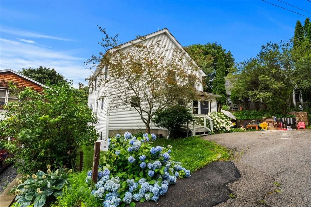 Photo of 8 Windsor Ln