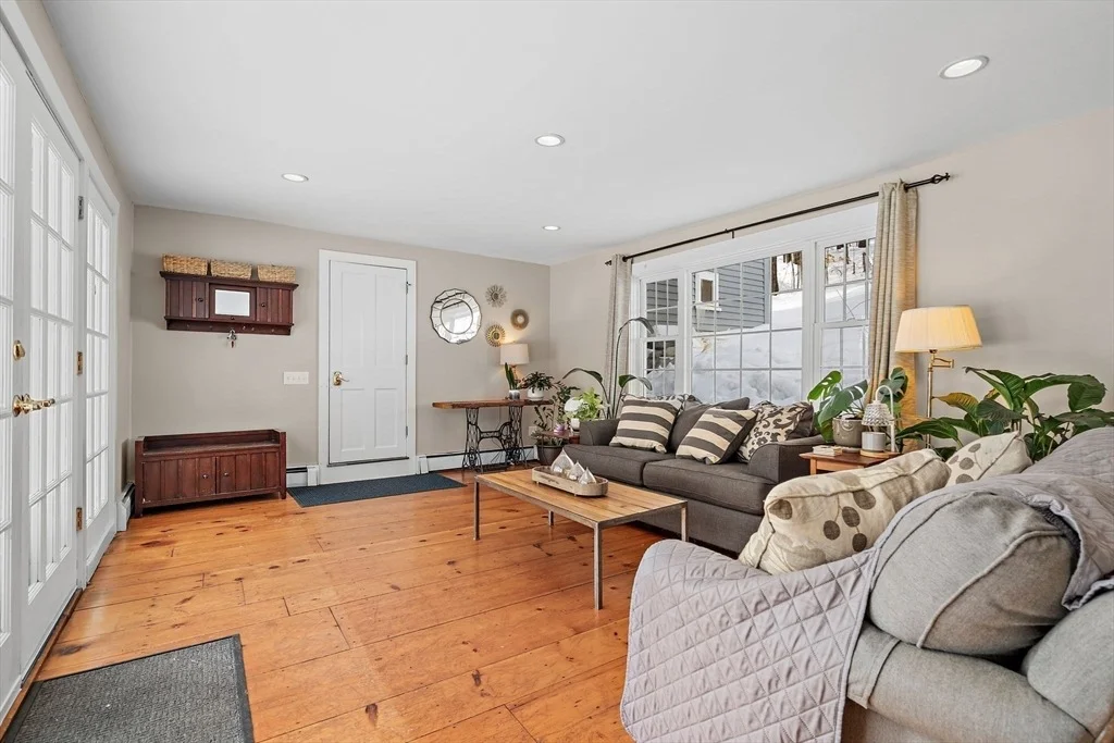 Photo of 280 W Acton Road