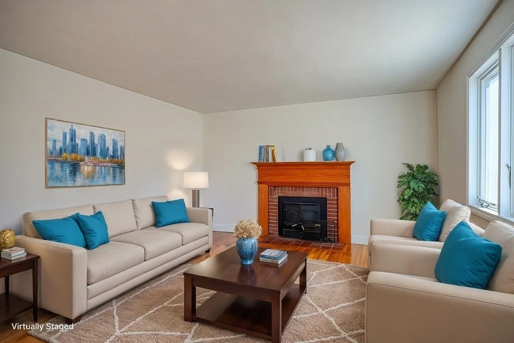 Photo of 8 Crestview Dr
