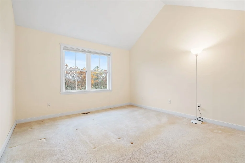 Photo of Unit E at 7E Strawberry Lane