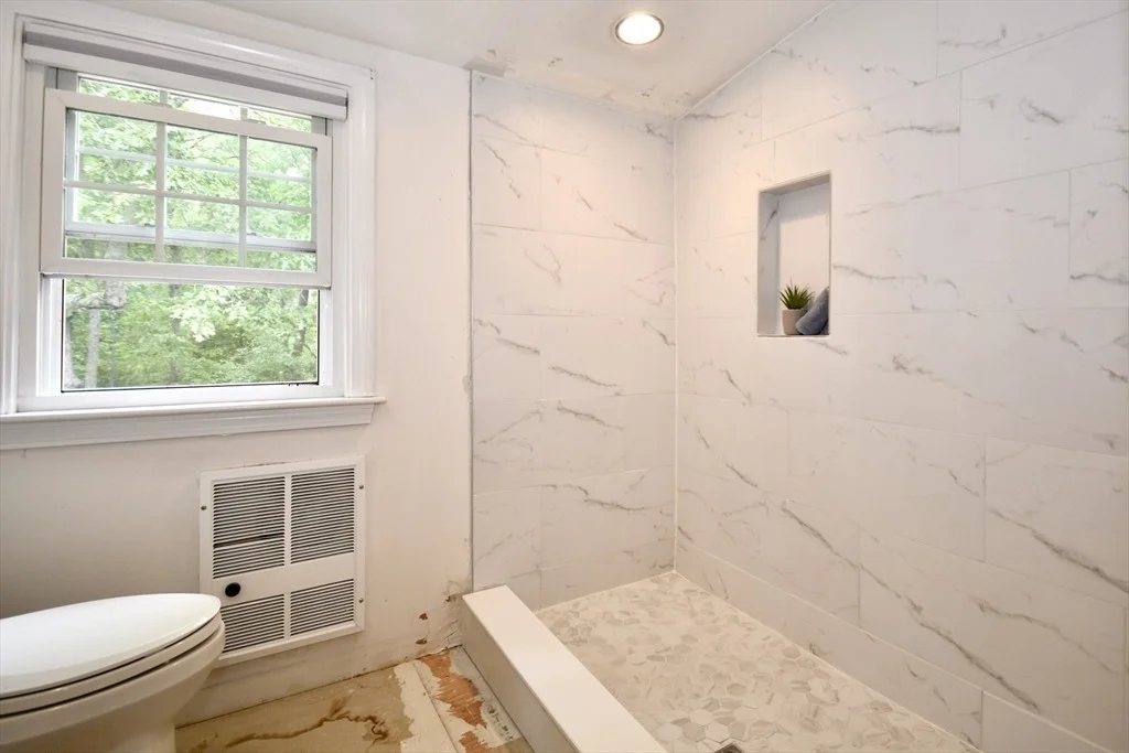 Photo of 64 Roseland Ter