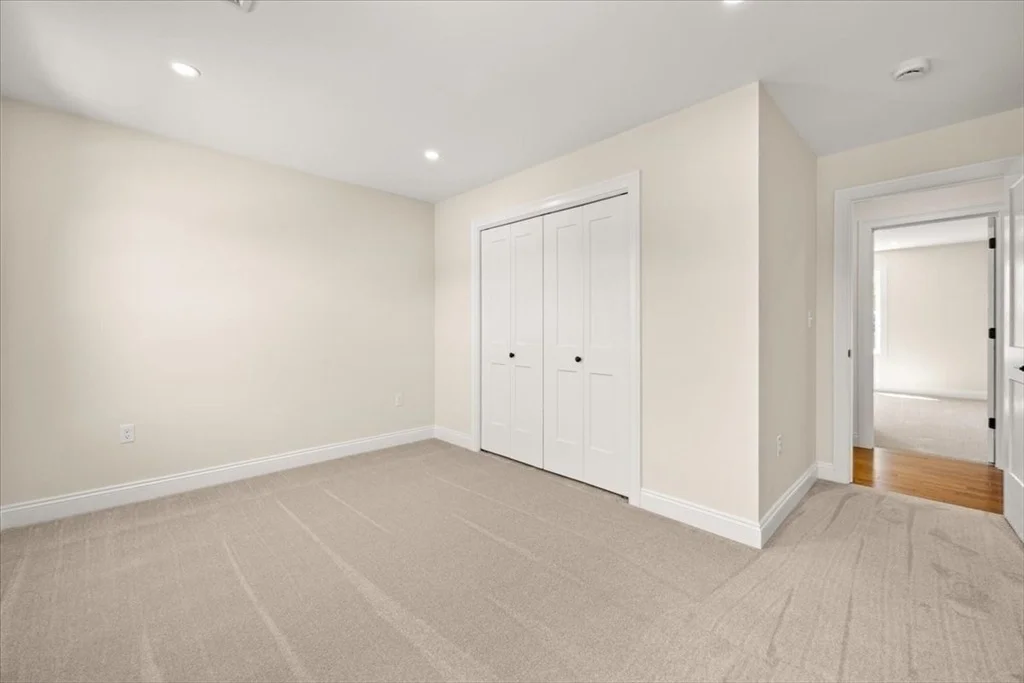 Photo of 12 Valley Run Dr