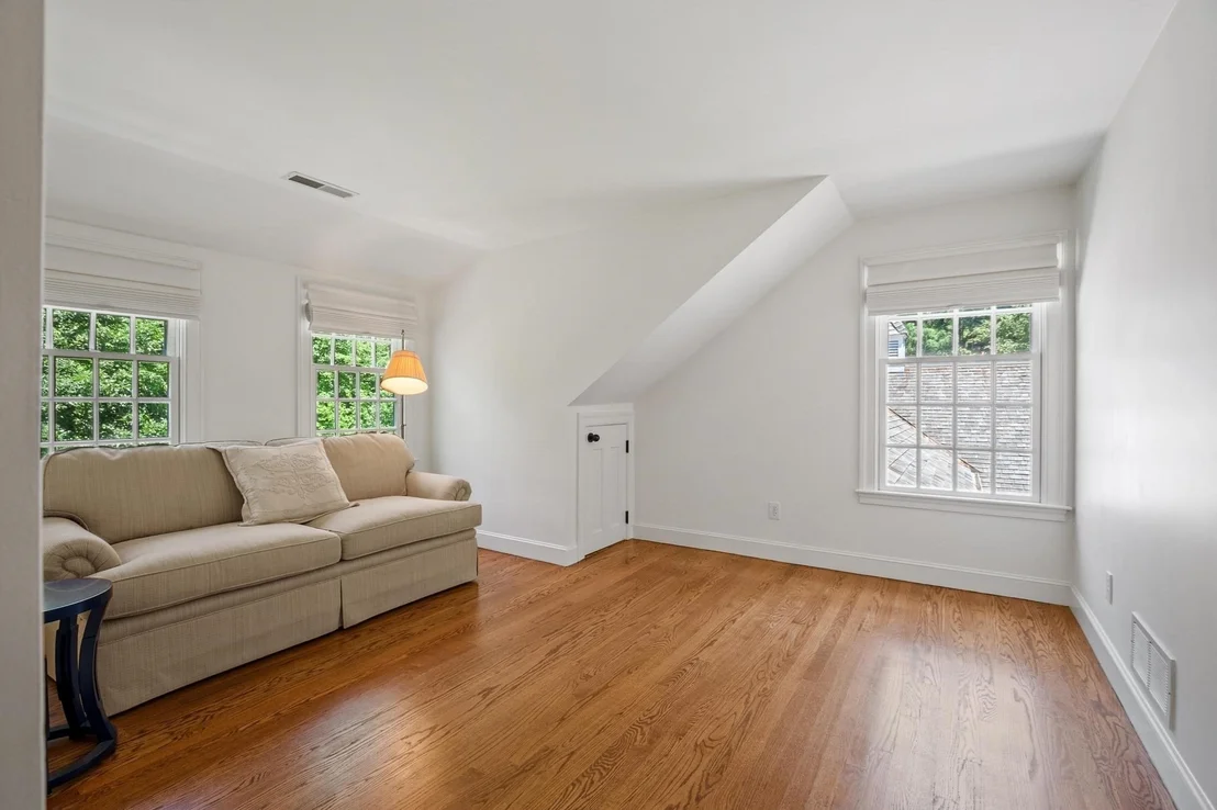 Photo of 1319 Monument Street