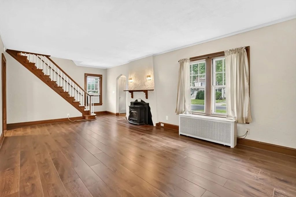 Photo of 33 Olmsted Dr
