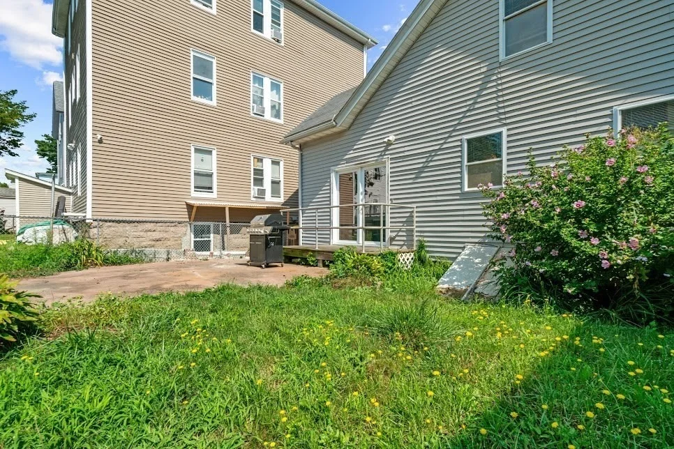 Photo of 207 Buffinton Street